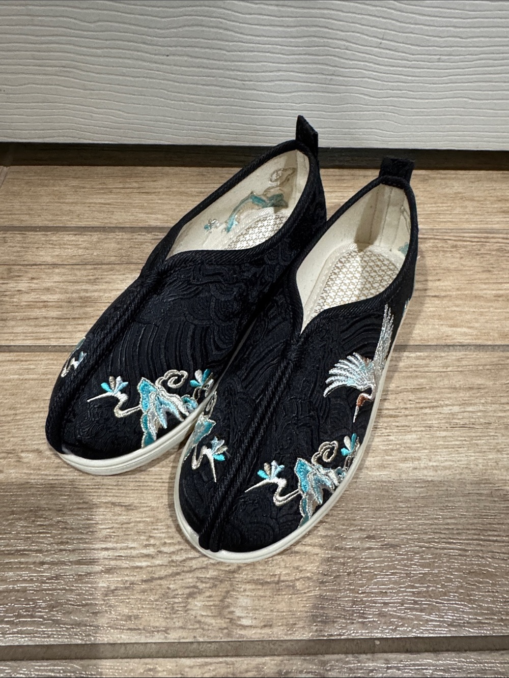 NWOT Kids Black Embroidered Hanfu Style Cloth Shoes (Size: 1.5)